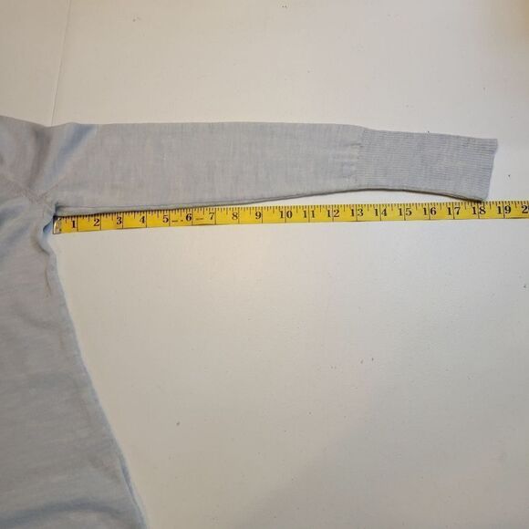 Fenn Wright Manson Pale Blue Merino Wool Vneck Sweater Women's Small - Picture 11 of 11